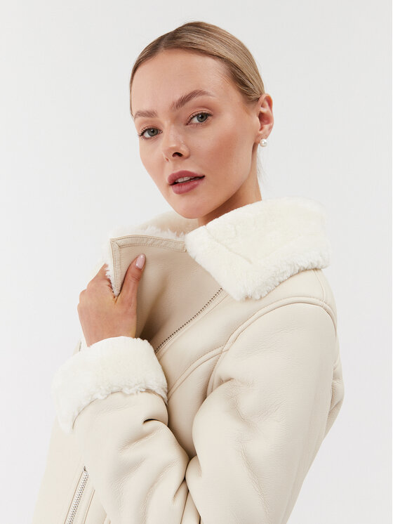 Guess Guess Báránybőr kabát Dafne W3BL60 WFSL0 Ekru Regular Fit