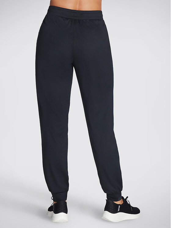 Skechers Skechers Teplákové nohavice Godri Swift Jogger WPT254 Čierna Regular Fit
