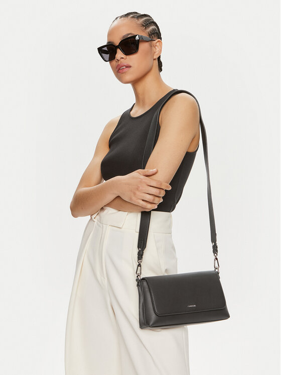 Calvin Klein Calvin Klein Τσάντα Ck Must Shoulder Bag K60K611928 Μαύρο