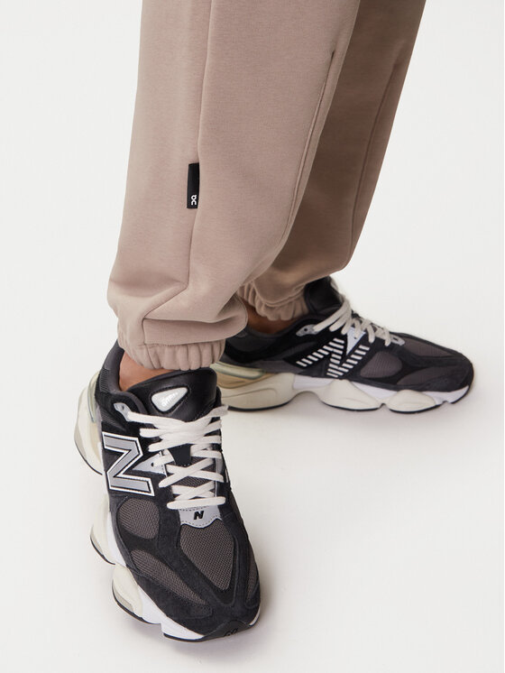On On Donji dio trenerke Club Pants 1ME1004 Bež Relaxed Fit