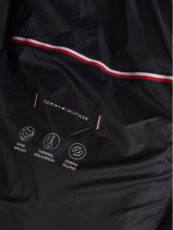 Tommy Hilfiger Tommy Hilfiger Pernata jakna WW0WW43118 Crna Relaxed Fit