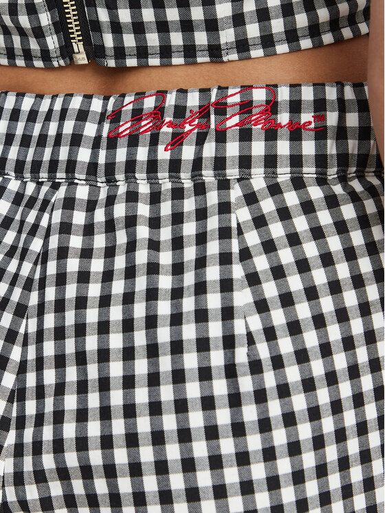 Guess Guess Capri hlače W6YB35 W4486 Crna Slim Fit