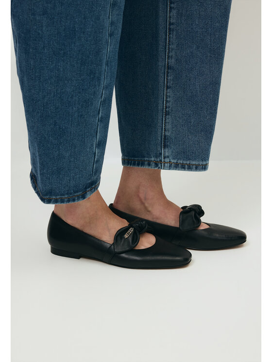 BIZUU BIZUU Baleríny BLACK LEATHER BALLET FLATS AZZO Černá