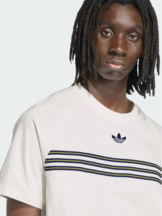 adidas adidas T-Shirt CHEST STRIPES Biały Regular Fit