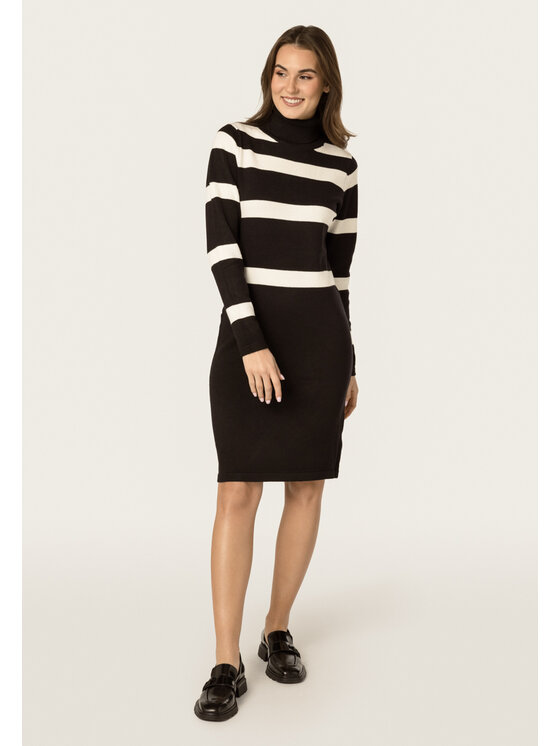QUIOSQUE QUIOSQUE Sweter 6TP008 Czarny Regular Fit