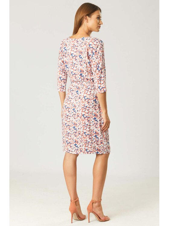QUIOSQUE QUIOSQUE Každodenné šaty LEOPARDI DRESS Koralová Regular Fit