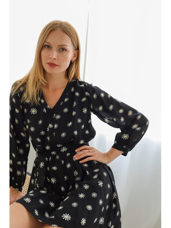Entelier Entelier Sukienka elegancka z falbaną Czarny Comfortable Fit