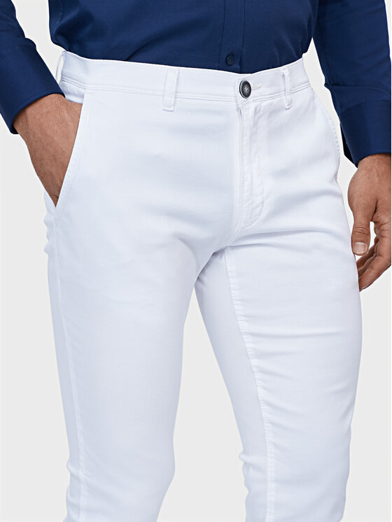 Evenemen Evenemen Chinosy LOGAN TAC Biały Slim Fit
