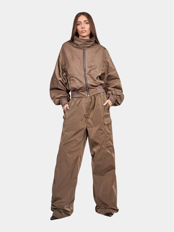 MADE BY SOCIETY MADE BY SOCIETY Spodnie materiałowe Nerelle - P27712 Brązowy Basic Fit