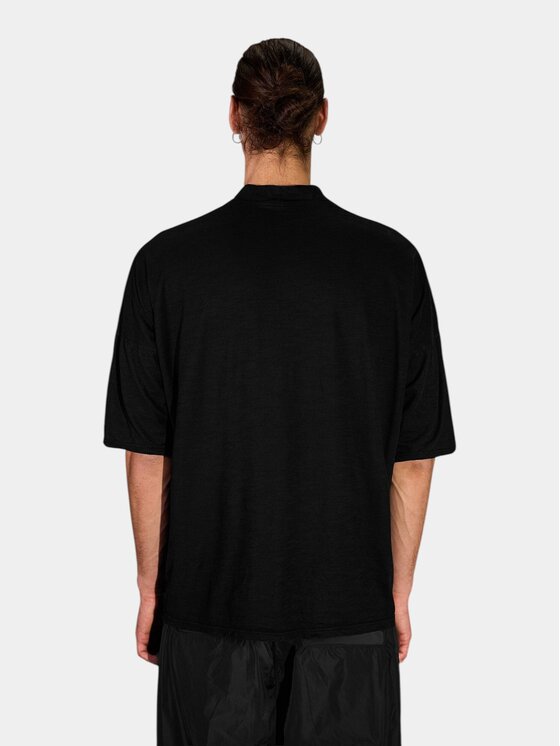MADE BY SOCIETY MADE BY SOCIETY T-Shirt Tricou DHARMA - T17454 Czarny Basic Fit