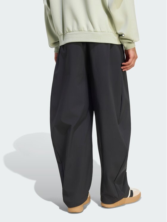 adidas adidas Spodnie materiałowe 165636 Czarny Loose Fit