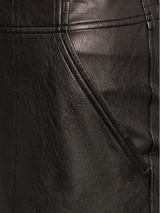 SPANX SPANX Nohavice z imitácie kože Like Jogger 20283R Čierna Regular Fit