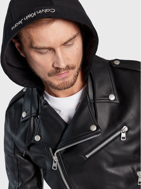Calvin Klein Jeans Calvin Klein Jeans Jacke aus Kunstleder J30J322301 Schwarz Regular Fit