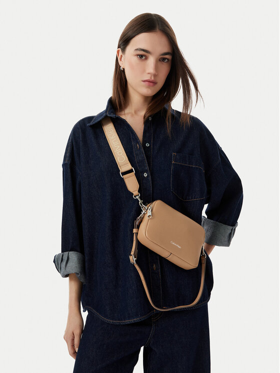 Calvin Klein Geantă Webbing 2X Strap Camera Bag LV04F3656G Bej