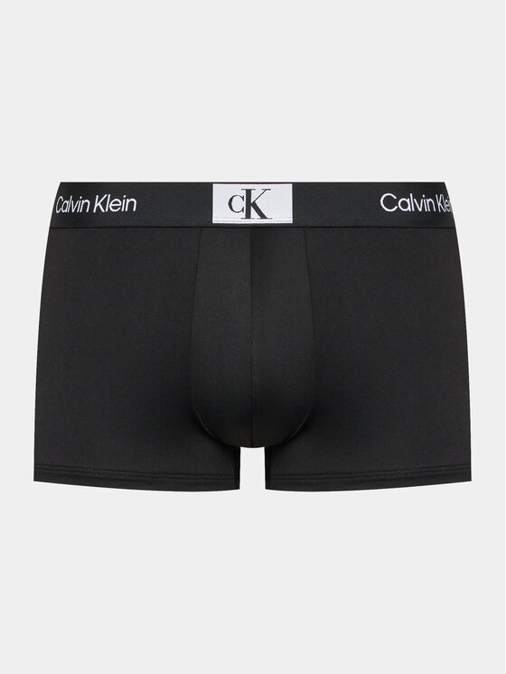 Calvin Klein Underwear Calvin Klein Underwear Komplekti kuulub 3 paari boksereid 000NB3532A Must