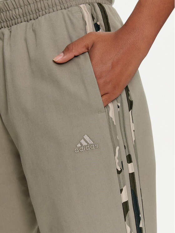 adidas adidas Donji dio trenerke Essentials Camo-Print 3-Stripes IY1686 Zelena Loose Fit