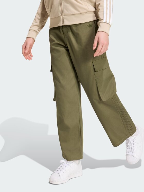 adidas adidas Spodnie materiałowe 169386 Zielony Oversize