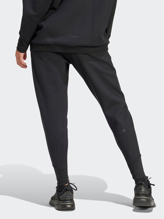 adidas adidas Долнище анцуг Z.N.E. Winterized IN9476 Черен Regular Fit