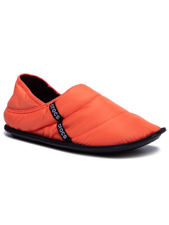 Crocs neo puff online slippers