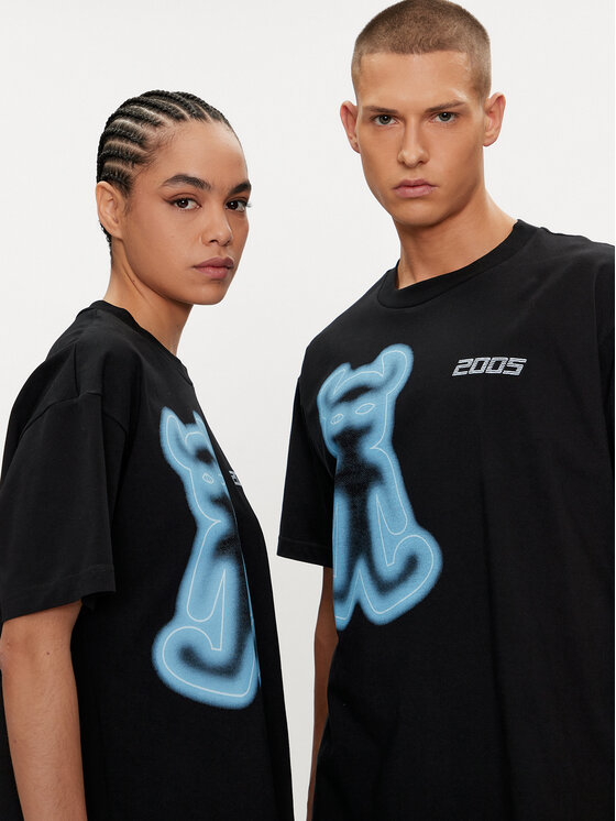 2005 2005 T-Shirt Unisex Airbrushed Horned Lucy Černá Relaxed Fit