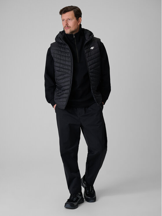 4F 4F Kamizelka BASIC+ Czarny Regular Fit