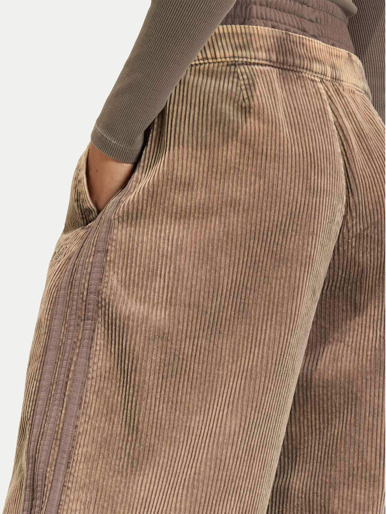 adidas adidas Stoffhose Corduroy Sst KD8782 Braun Wide Leg
