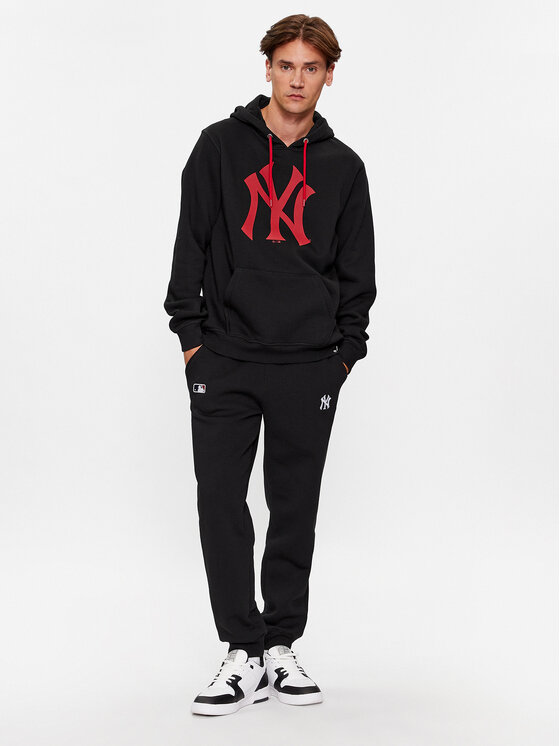 Yankees tracksuit 2025