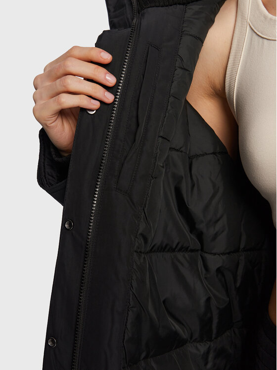 adidas adidas Demisezoninė striukė HM2615 Juoda Loose Fit