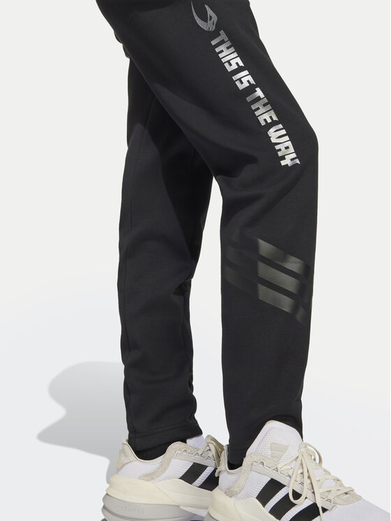 adidas adidas Sportinės kelnės Star Wars The Mandalorian™ JF3635 Juoda Regular Fit