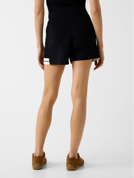 Guess Guess Szorty materiałowe 181268 Czarny Classic Fit