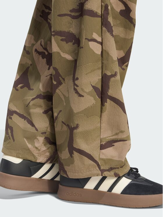 adidas adidas Spodnie materiałowe 165621 Kolorowy Regular Fit