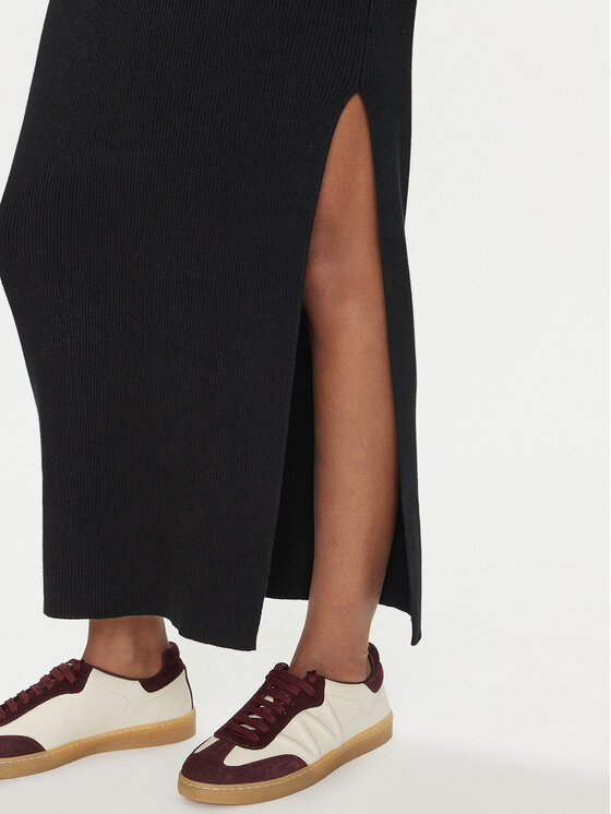 Lee Lee Kötött ruha 112358303 Fekete Slim Fit