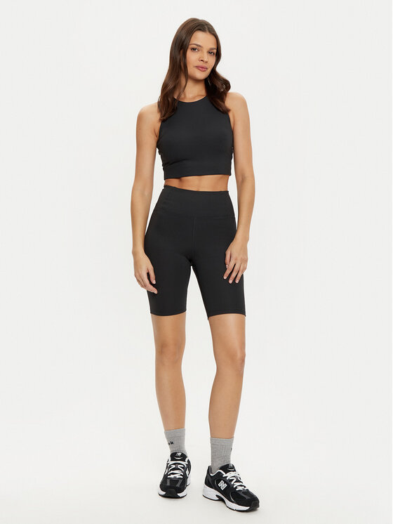 Girlfriend Collective Girlfriend Collective Szorty sportowe 4035 Czarny Slim Fit
