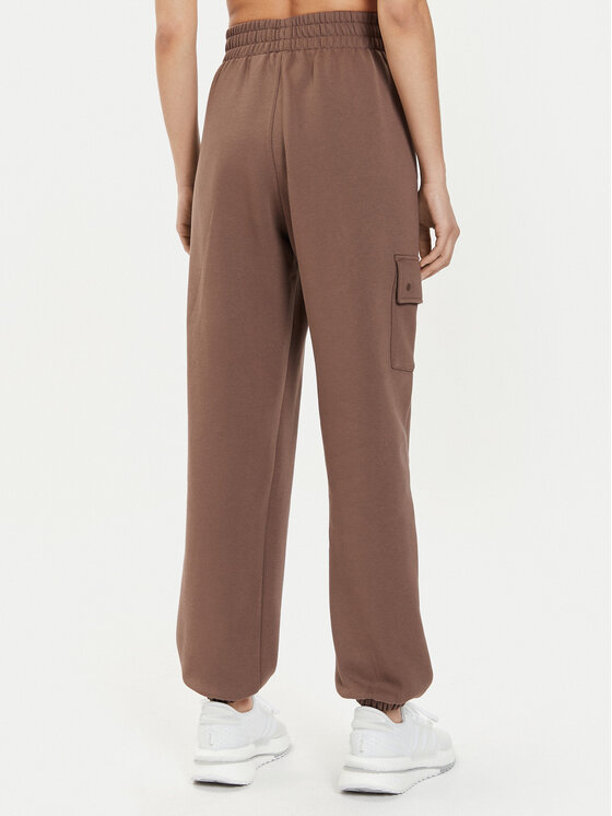 adidas adidas Spodnji del trenirke Essentials IR5909 Rjava Loose Fit