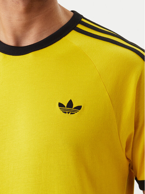 adidas adidas Тишърт 3-Stripes KE3533 Жълт Regular Fit