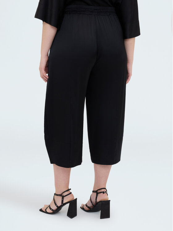 Fiorella Rubino Fiorella Rubino Pantaloni di tessuto P021E000068N033 Nero Cropp Fit
