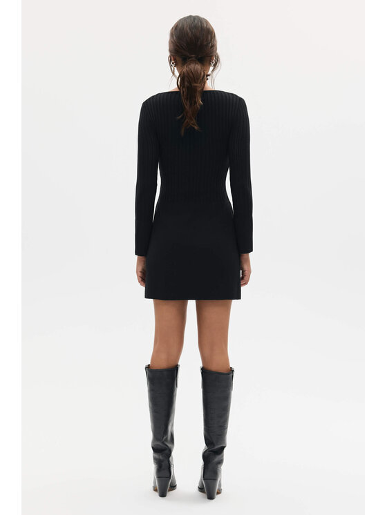 BENU BENU Úpletové šaty Dzianinowa Černá Slim Fit