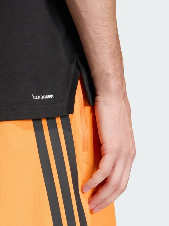 adidas adidas Koszulka techniczna Les Mills Graphic Czarny Slim Fit