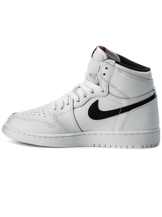 Nike Air Jordan 1 Retro High OG Shoes selling