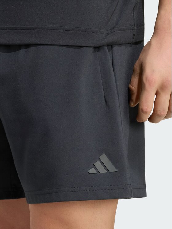 adidas adidas Szorty sportowe 168195 Czarny Regular Fit