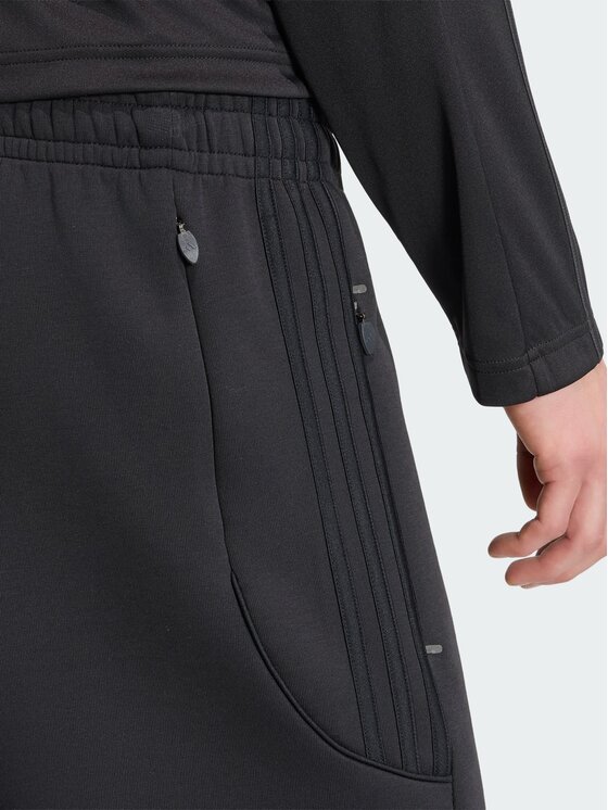 adidas adidas Pantaloncini sportivi 168233 Nero Regular Fit