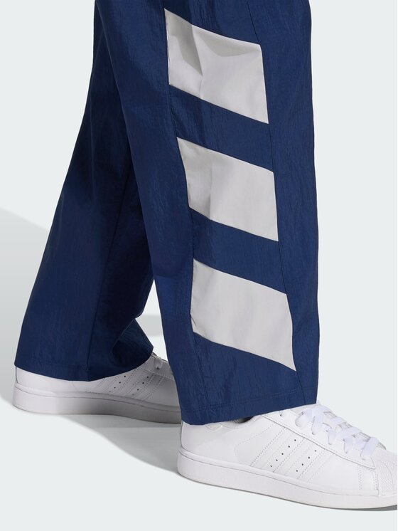 adidas adidas Spodnie materiałowe 168800 Niebieski jasny Oversize