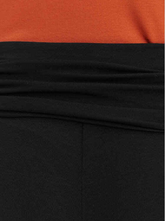 Emporio Armani Emporio Armani Hlače iz tkanine EW004075 AF20240 UC001 Črna Regular Fit