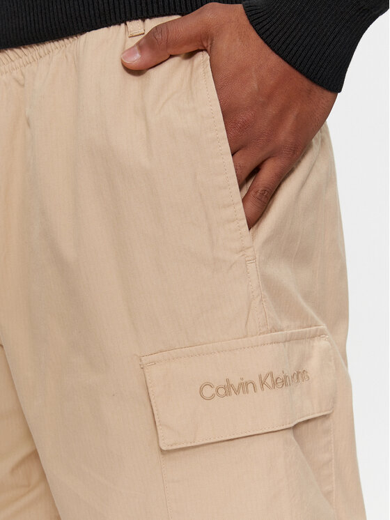 Calvin Klein Jeans Calvin Klein Jeans Pantaloni cargo Essential Regular Cargo Pant J30J324692 Bej Regular Fit