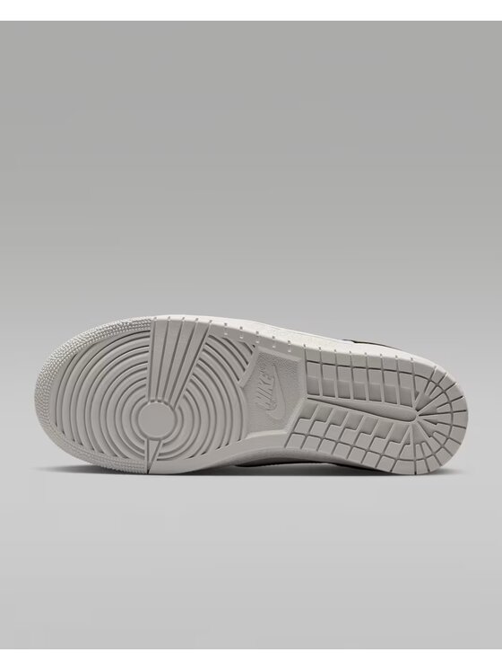 Nike Nike Sneakersy Air Jordan Skyline Low LE Biały