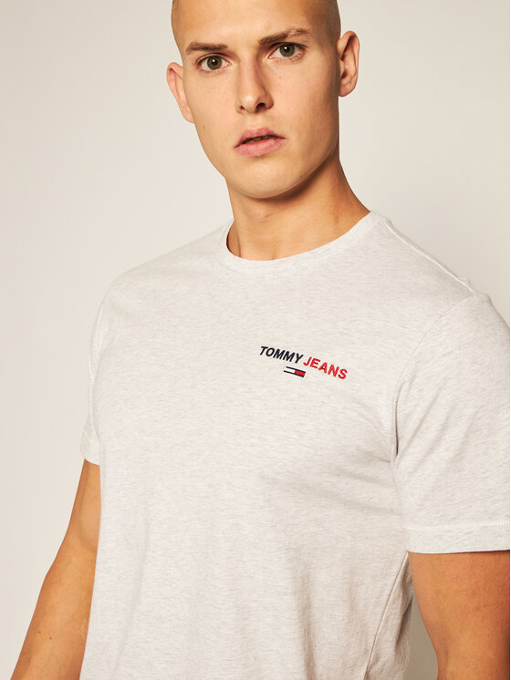 Tommy Jeans Tri ko Tjm Chest Corp Tee DM0DM09401 Siva Regular Fit Modivo.sk