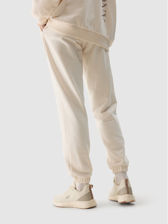 4F 4F Joggers kalhoty 4FWSS24TTROF665-12S Bílá Regular Fit