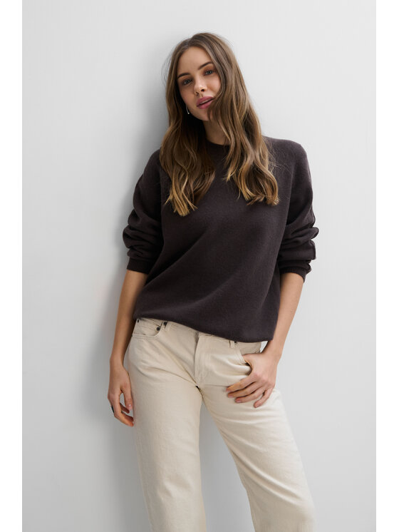Fobya Fobya Sweter F2100 Brązowy Basic Fit