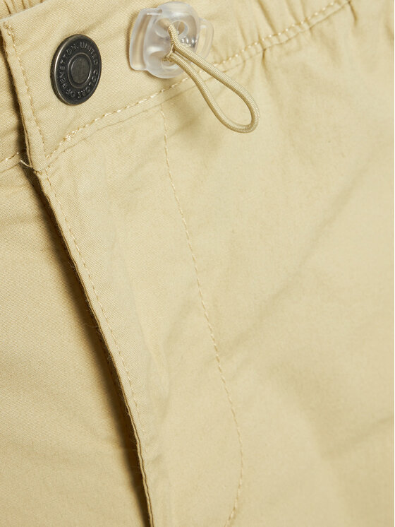 United Colors Of Benetton United Colors Of Benetton Kratke hlače iz tkanine 4L2VC9031 Bež Relaxed Fit