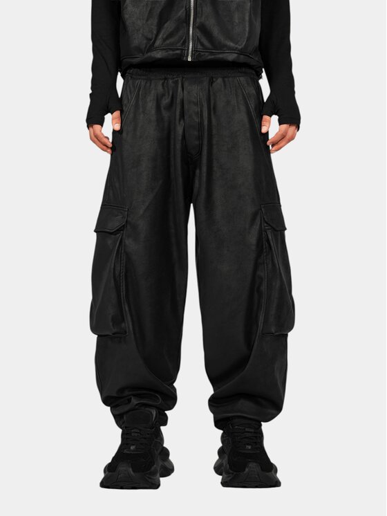 MADE BY SOCIETY MADE BY SOCIETY Spodnie materiałowe SHAPE Pants - P17814 Czarny Basic Fit